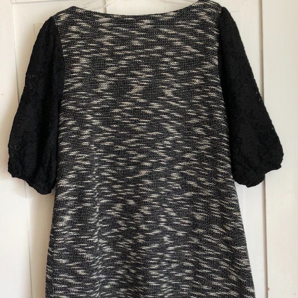Anthropologie postage stamp black white tunic top - Picture 6 of 6